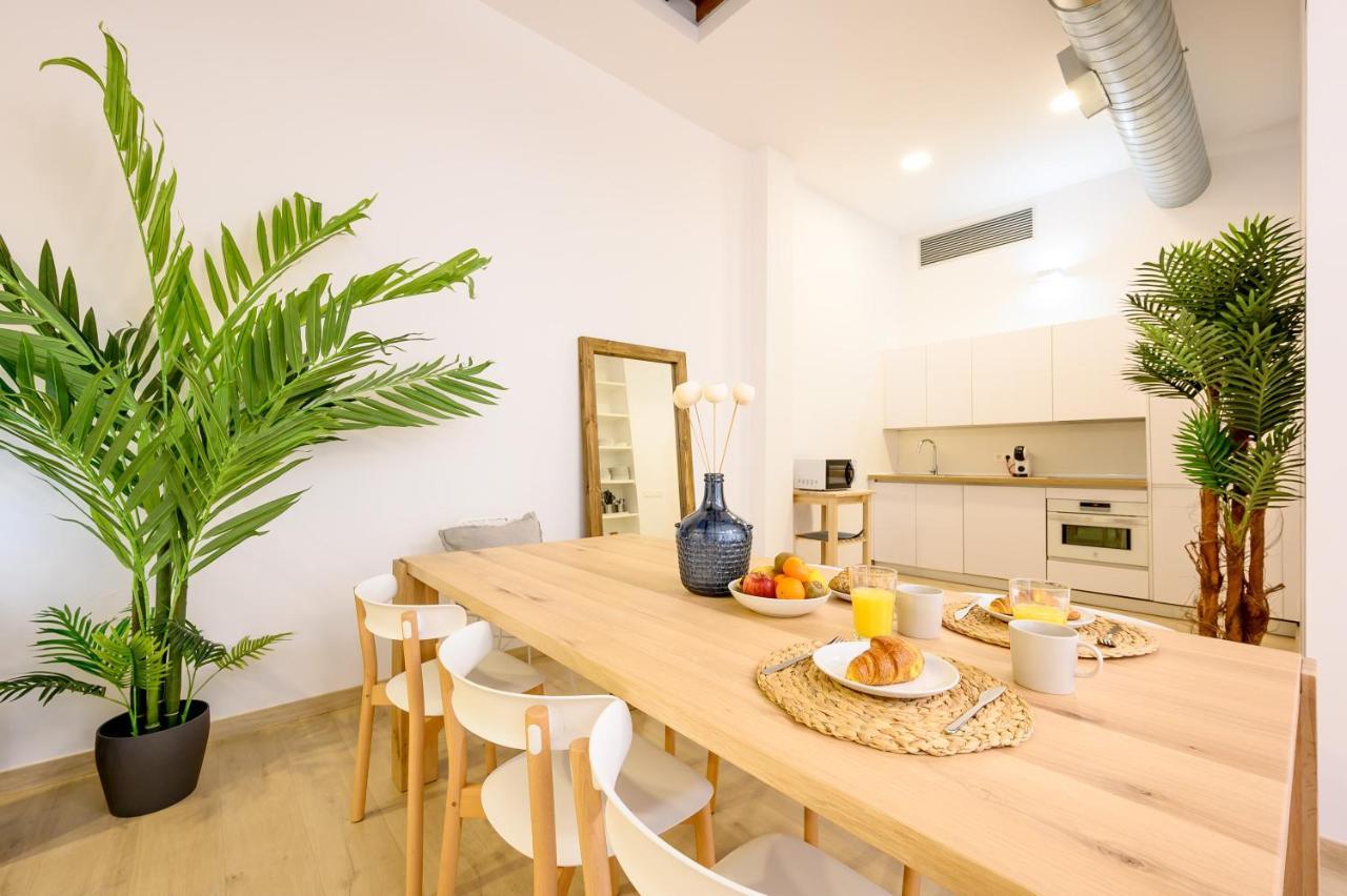 Modern 3 Bedroom, City Center With Patio & High Ceilings By 10Tosea مالقة المظهر الخارجي الصورة